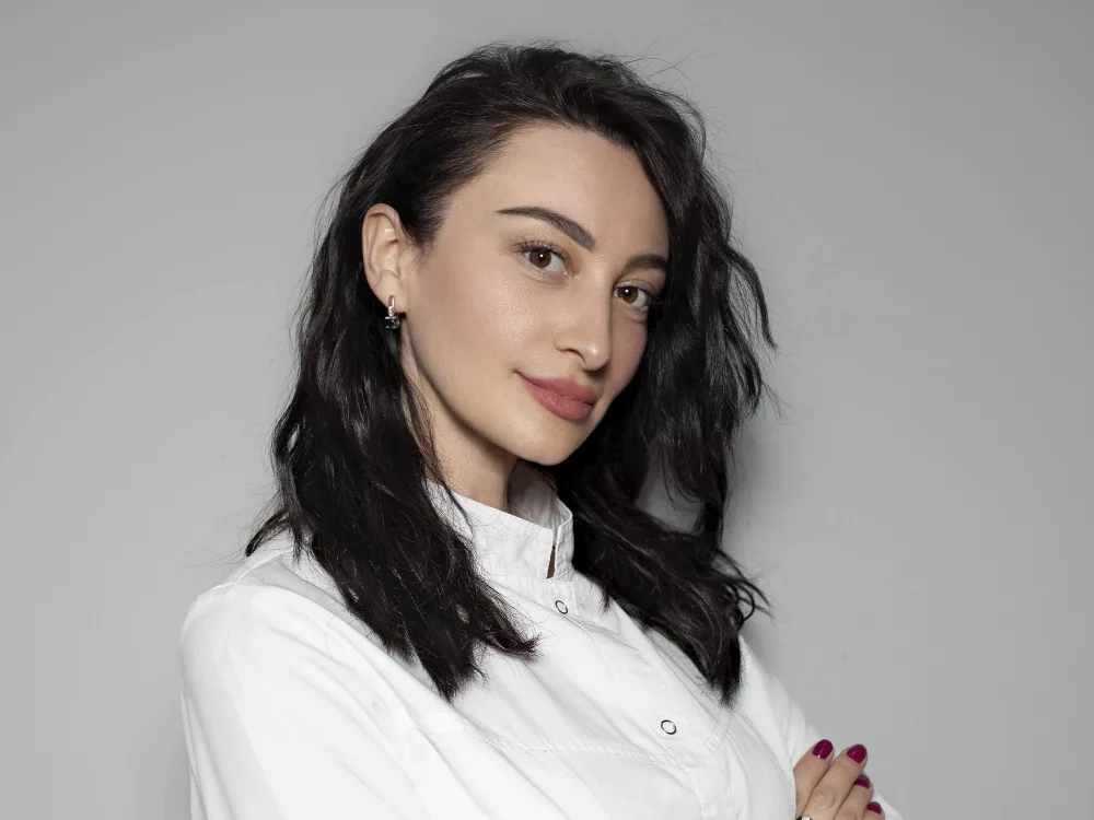 Наташа Романовамен порно Бала емізу туралы сызылған мультфильм порно